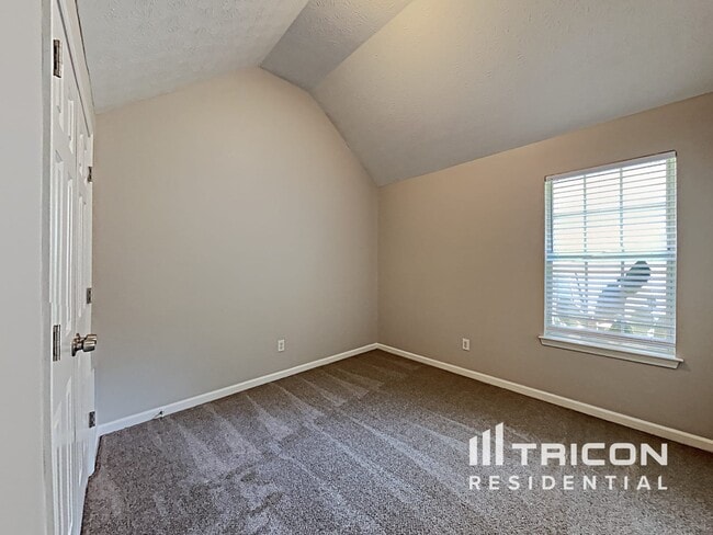 Building Photo - 536 Harvick Cir