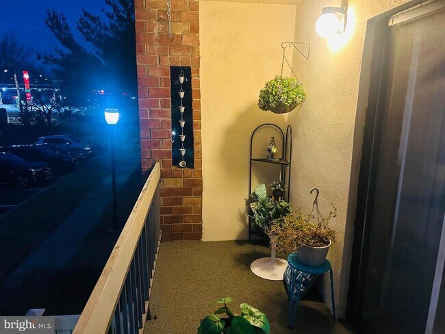 Building Photo - 60104 Delaire Landing Rd