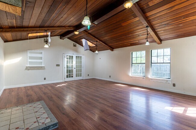 Building Photo - Oklahoma City Rent to Own!