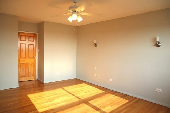 Building Photo - 9009 Golf Rd