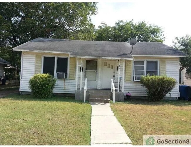 Primary Photo - Charming 2-Bedroom Home Near Downtown San ...