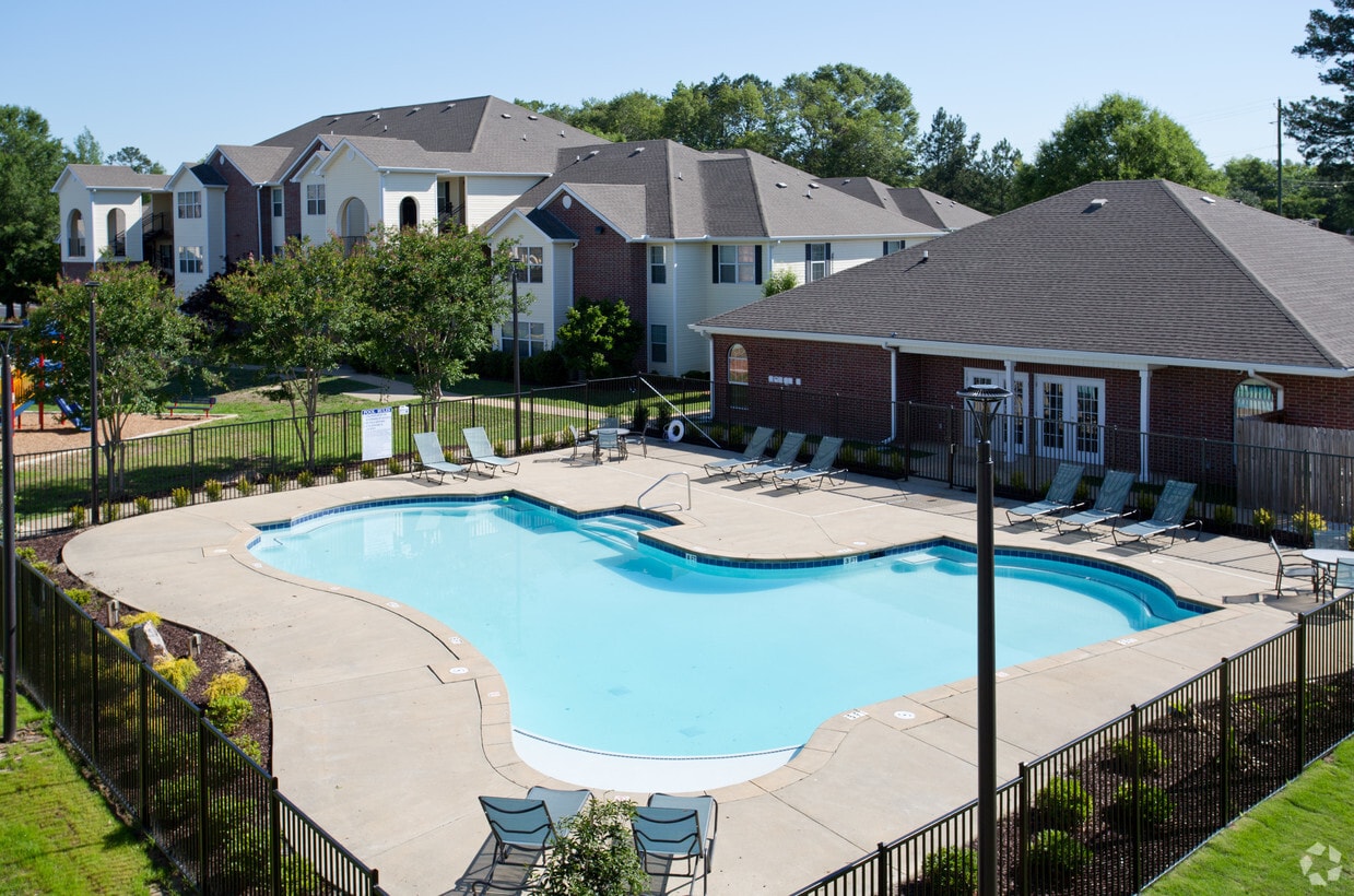 Primary Photo - Liberty Commons Apartments – Where Comfort...