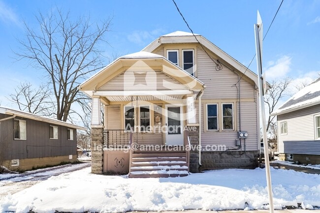Building Photo - 4037 W Fairmount Ave