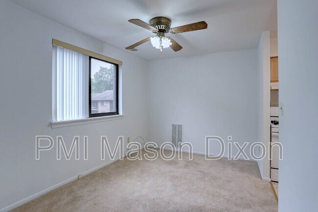 Building Photo - 6043 Majors Ln