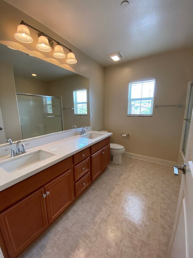 Building Photo - Remodeled 4 bedroom 3 bath home in Moorpark