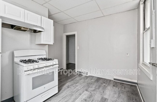 Building Photo - 1705 Tustin St