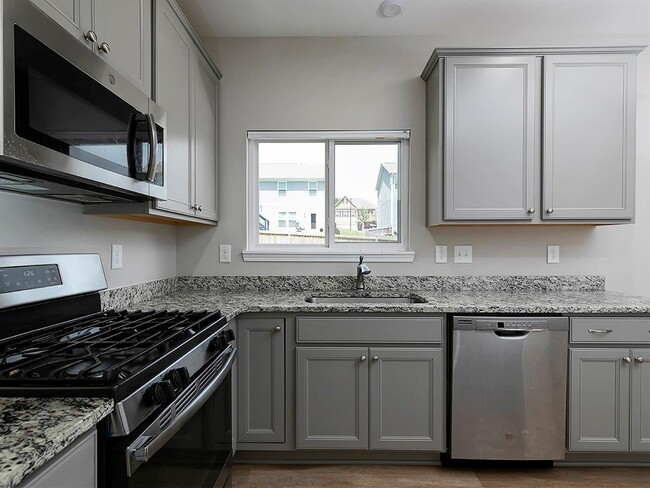 Building Photo - 6365 Lantana Village Way