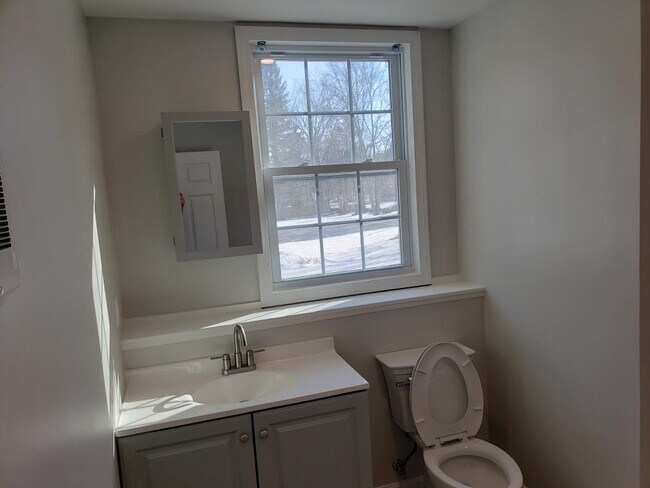 Building Photo - 2 Bancroft Rd