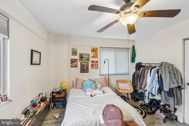 Building Photo - 2101 Chestnut St