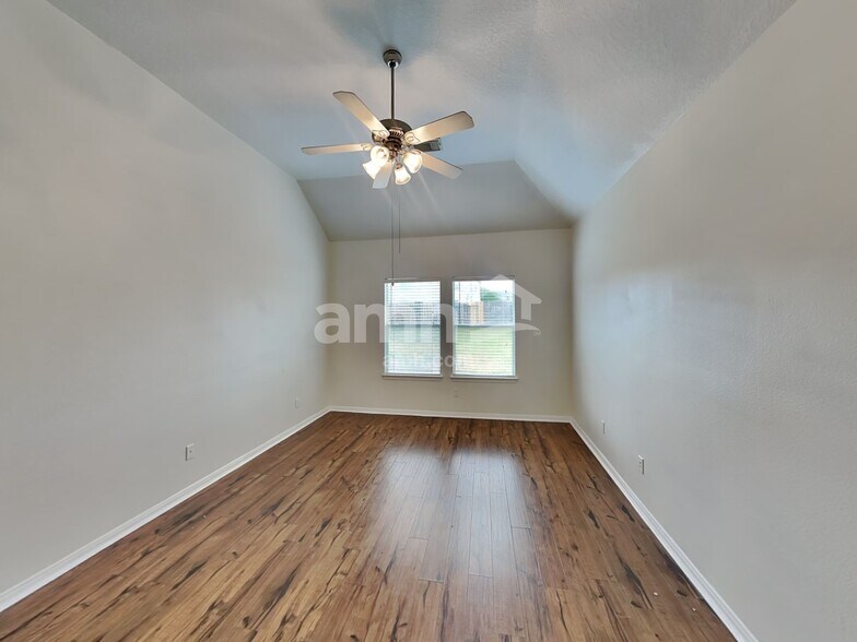 Building Photo - 1052 Shadow Glenn Dr