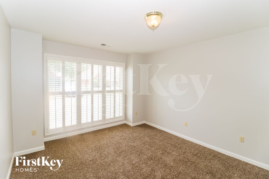 Building Photo - 1816 Candle Ridge Cove