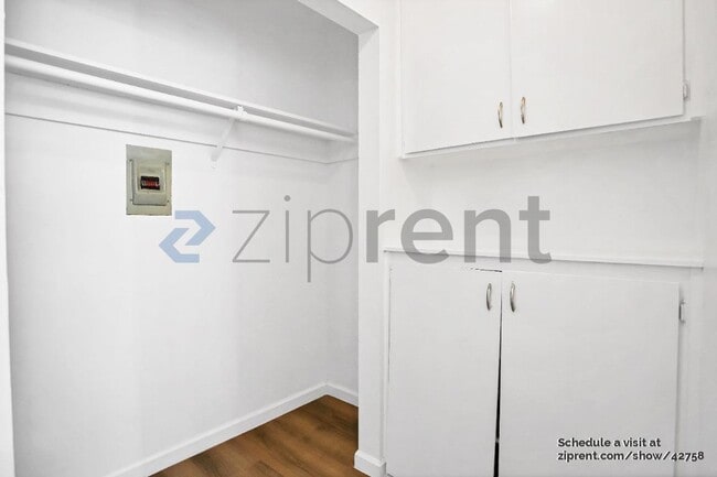 Building Photo - 132 W 18th St