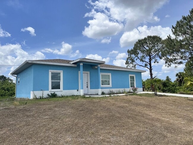 Primary Photo - Move in Ready, Three Bed/2 bath-Close to S...