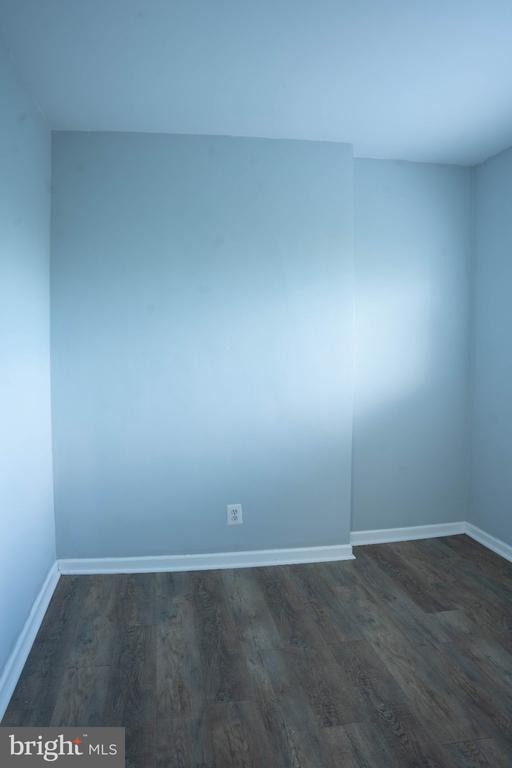 Building Photo - 5801 Quantrell Ave