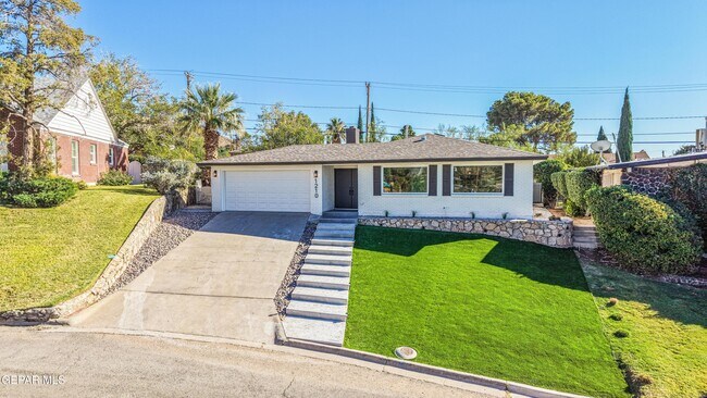 Building Photo - 1210 La Cruz Dr