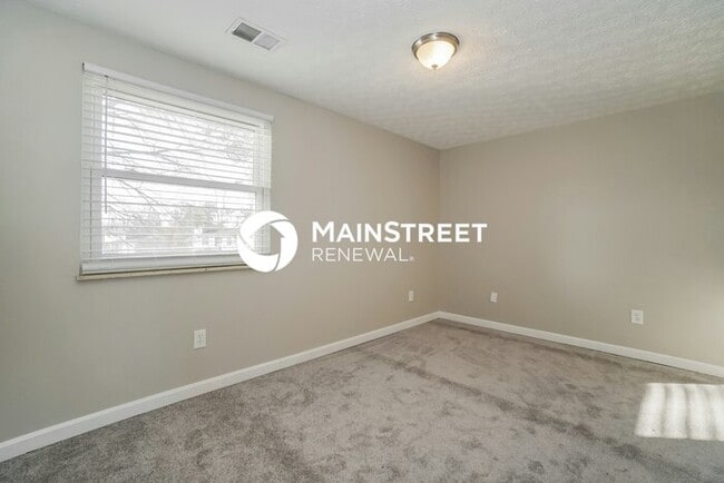 Building Photo - 4 Bedroom Pet-Friendly Home in Reynoldsbur...