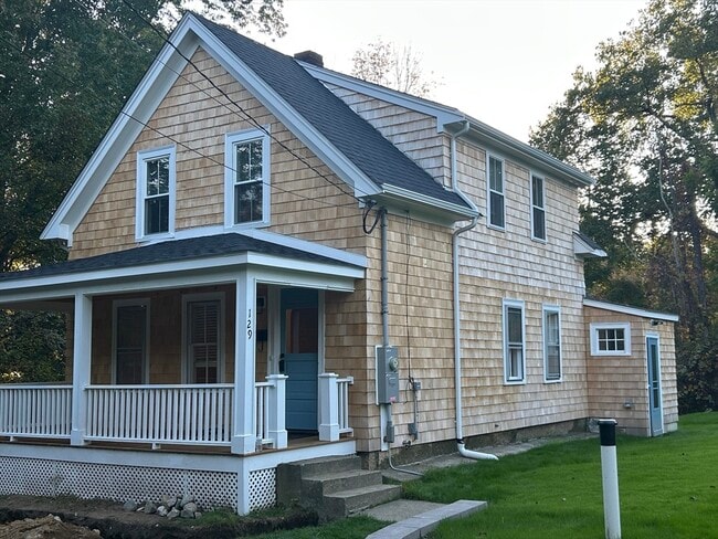Primary Photo - 129 Mechanic St