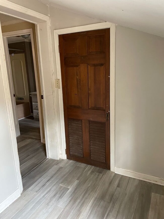Building Photo - 1364