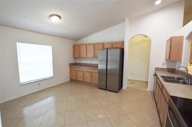 Building Photo - 18 Pittwick Ln