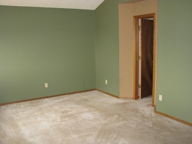 Building Photo - 8668 Chancellor Dr