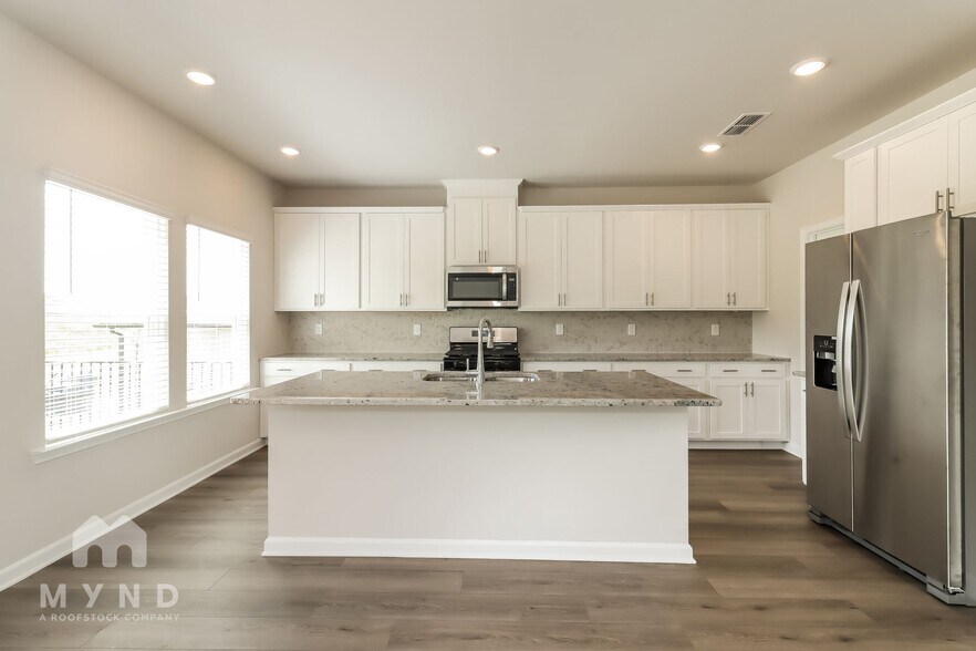 Building Photo - 250 Sope Crk Cir