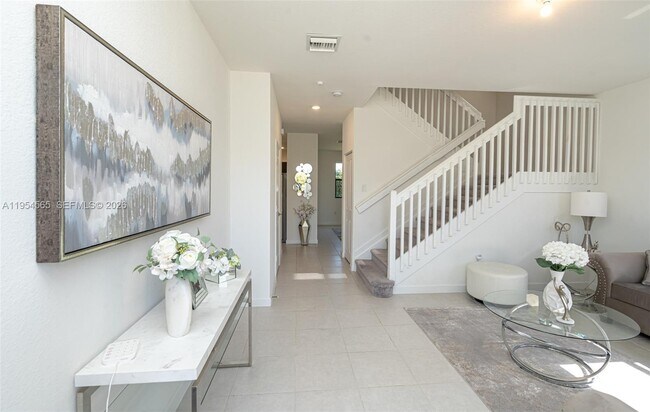 Building Photo - 139 NE 27th Terrace