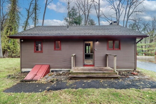 Building Photo - 381 Litchfield Rd