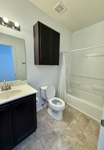 Guest Bathroom - 601 Menaul Blvd NE