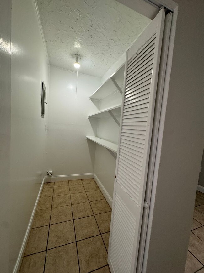 Building Photo - 3 Bed / 1.5 Bath with Bonus Room in BAY - ...