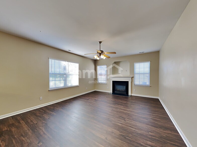 Building Photo - 7036 Spanglers Spring Way
