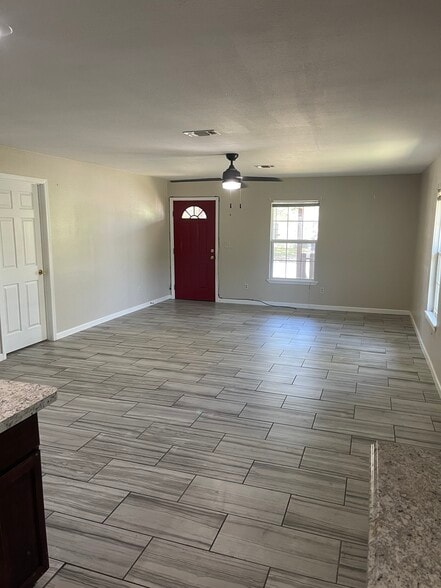 Building Photo - 507 Short St