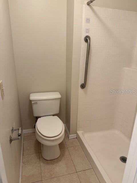 Building Photo - 744 Paris Dr