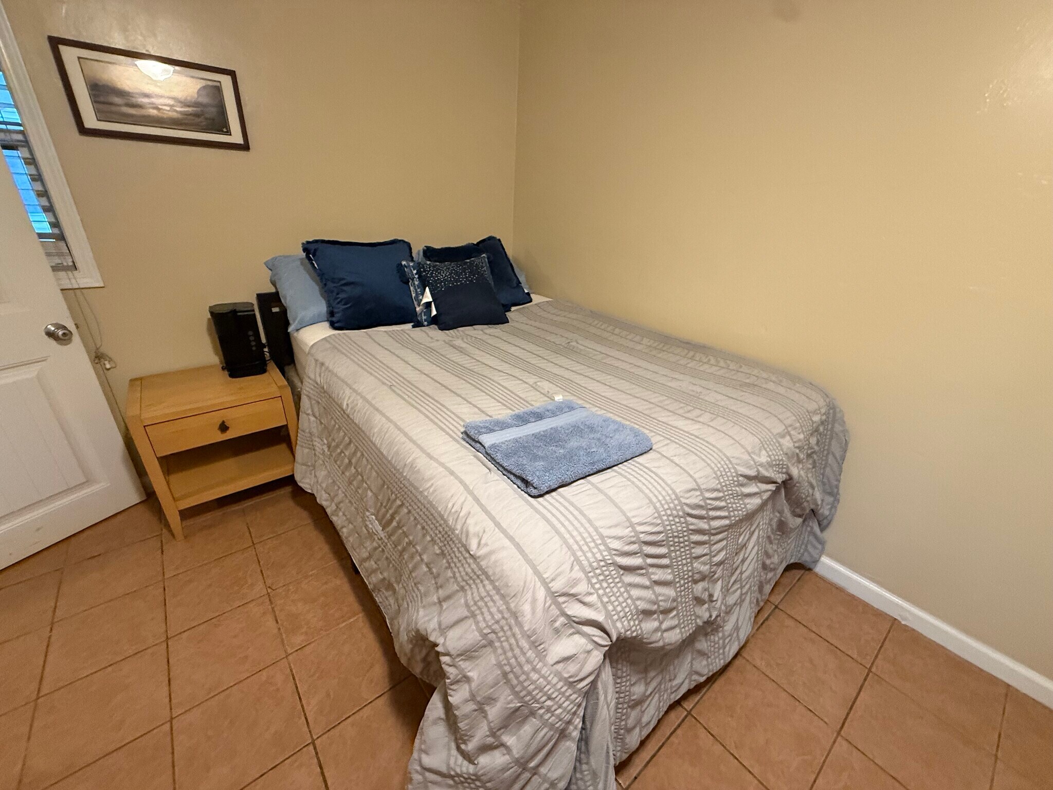 Building Photo - 5809 Lindo Paseo