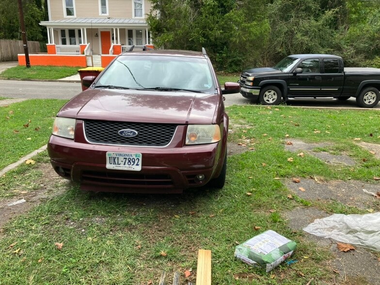 Building Photo - 659 Pegram St