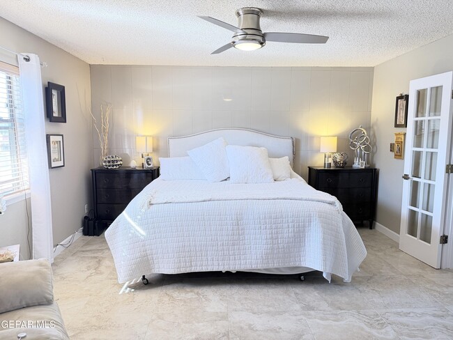 Building Photo - 6035 Bandolero Dr