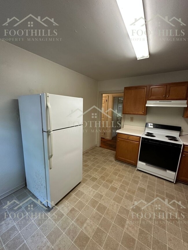 Building Photo - 2 Bedroom Duplex off Concord Rd