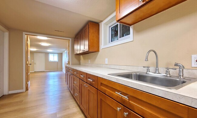 Building Photo - Ground Floor 1 Bed/1 Bath Apartment close ...