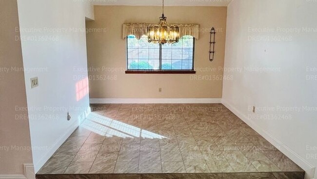 Building Photo - 3 bedroom/ 2 bathroom home located near Old River Rd/ White Ln