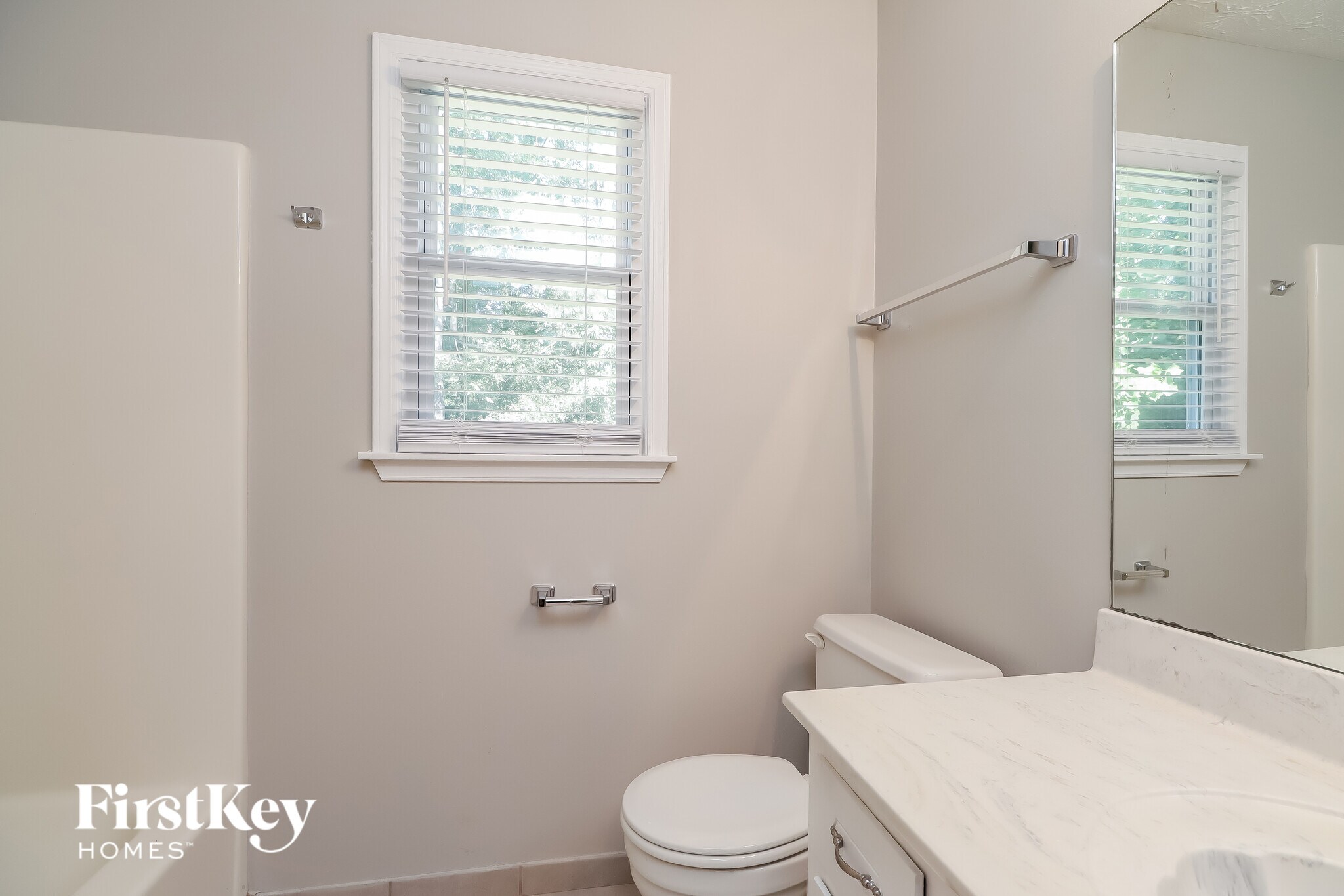 Building Photo - 668 Slew Ave