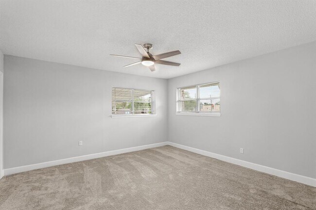 Building Photo - 5429 De Lange Ln