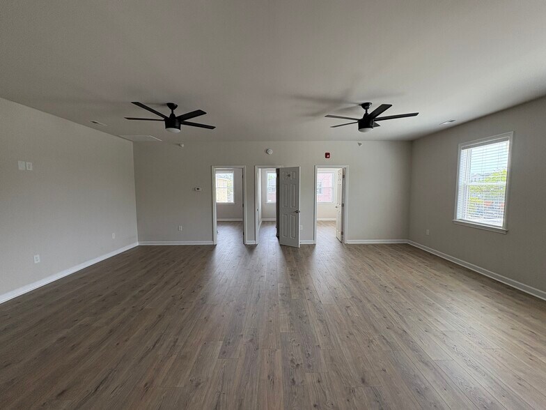 Building Photo - 107 Screven St