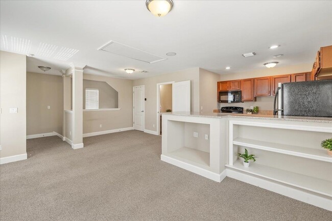 Building Photo - 2458 Goldenrod Wy