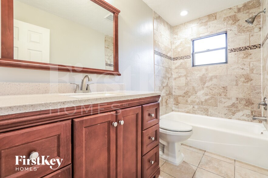 Building Photo - 8340 Brandeis Cir W