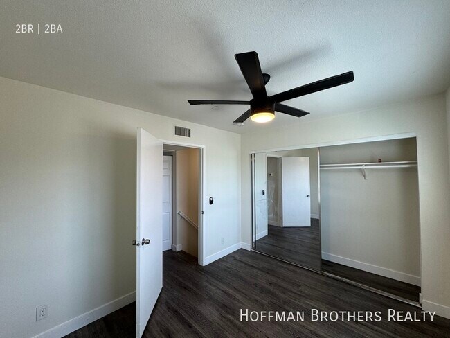 Building Photo - 619 N Kingsley Dr