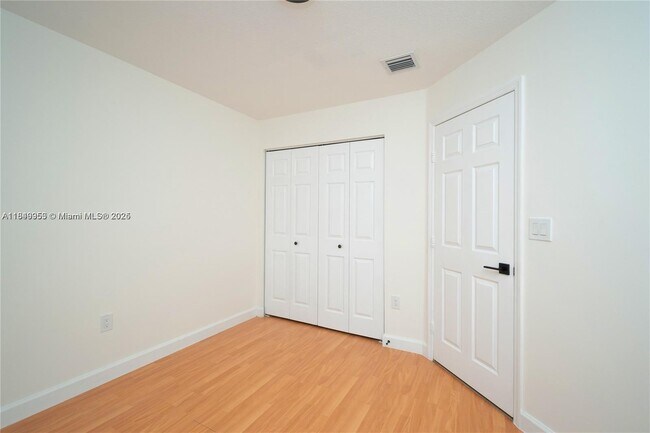 Building Photo - 7042 NW 114th Ct