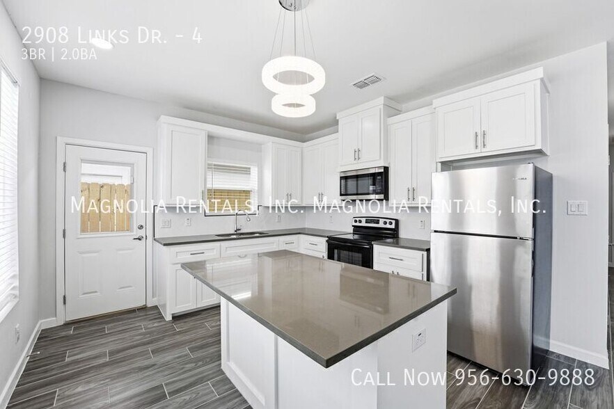 Building Photo - 2908 S Links Dr