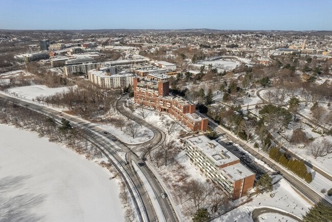 Building Photo - 231 Coolidge Ave