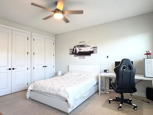Building Photo - 4 Bedroom Luxury Townhome in Apex
