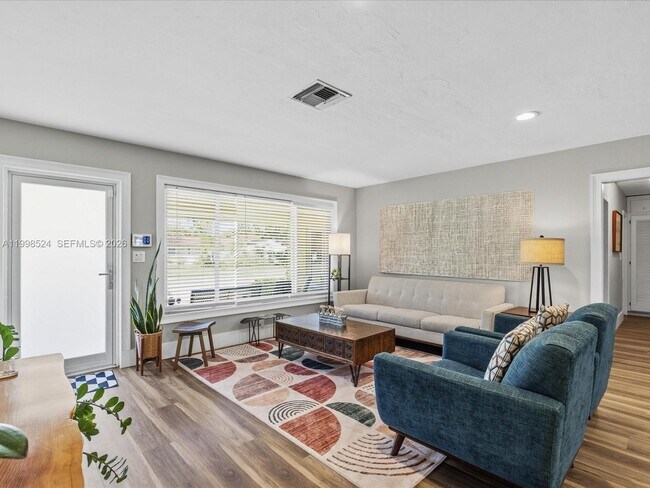 Building Photo - 2648 NE 26th Ave