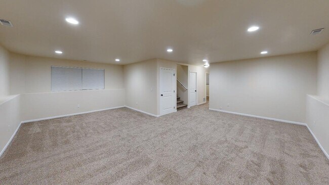 Building Photo - Gorgeous 4 Bedroom, 3 Bath Home with Attac...